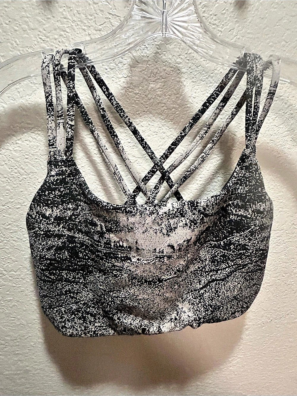 Athleta Abstract Strappy Sports Bra Black & Gray Medium